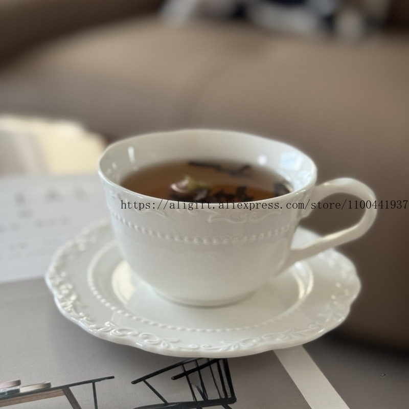 Coffee Tea Games - Set di tazze e piatti da